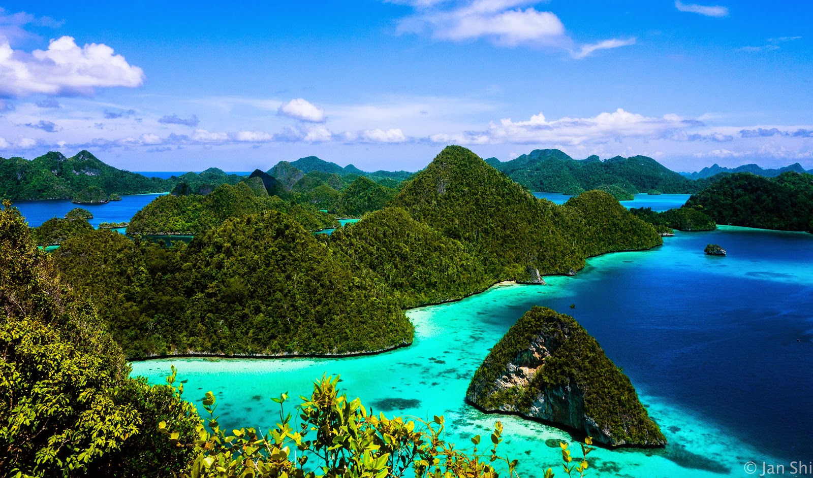 10 Tempat Dengan Keindahan Alam Di Indonesia Welcome